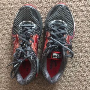Brook’s adrenaline running shoe